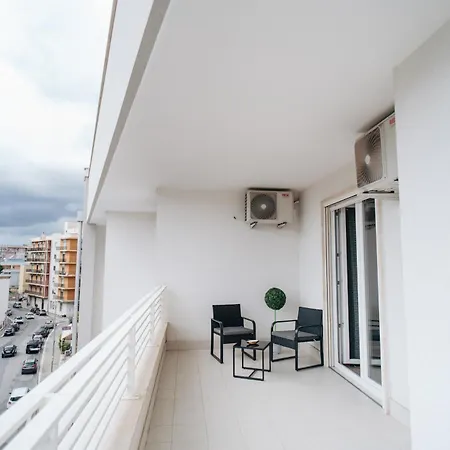 Modern House - A Due Passi Dal Centro Lejlighed Brindisi