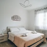 Modern House - A Due Passi Dal Centro