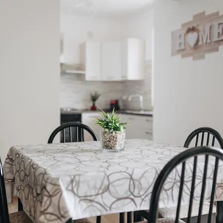 Modern House - A Due Passi Dal Centro