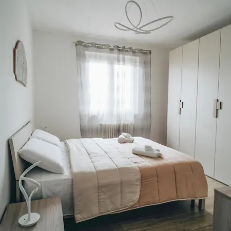 Modern House - A Due Passi Dal Centro Apartment