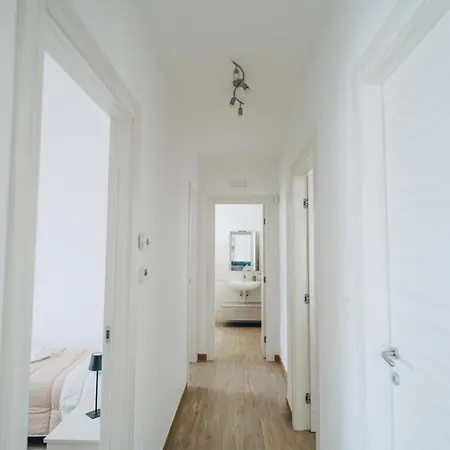 Modern House - A Due Passi Dal Centro Apartment Brindisi