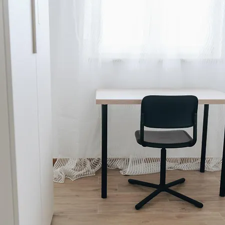 Modern House - A Due Passi Dal Centro Apartment *